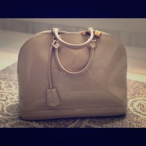 Authentic Louis Vuitton Alma Monogram Bag